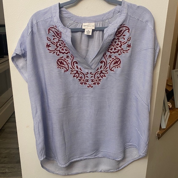 Liz Claiborne Tops - Liz Claiborne striped top with Embroidery
